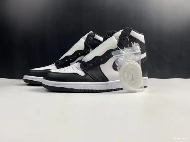 HYPE Jordan 555088-010 Black (2014) Retro 1 Air White 0524